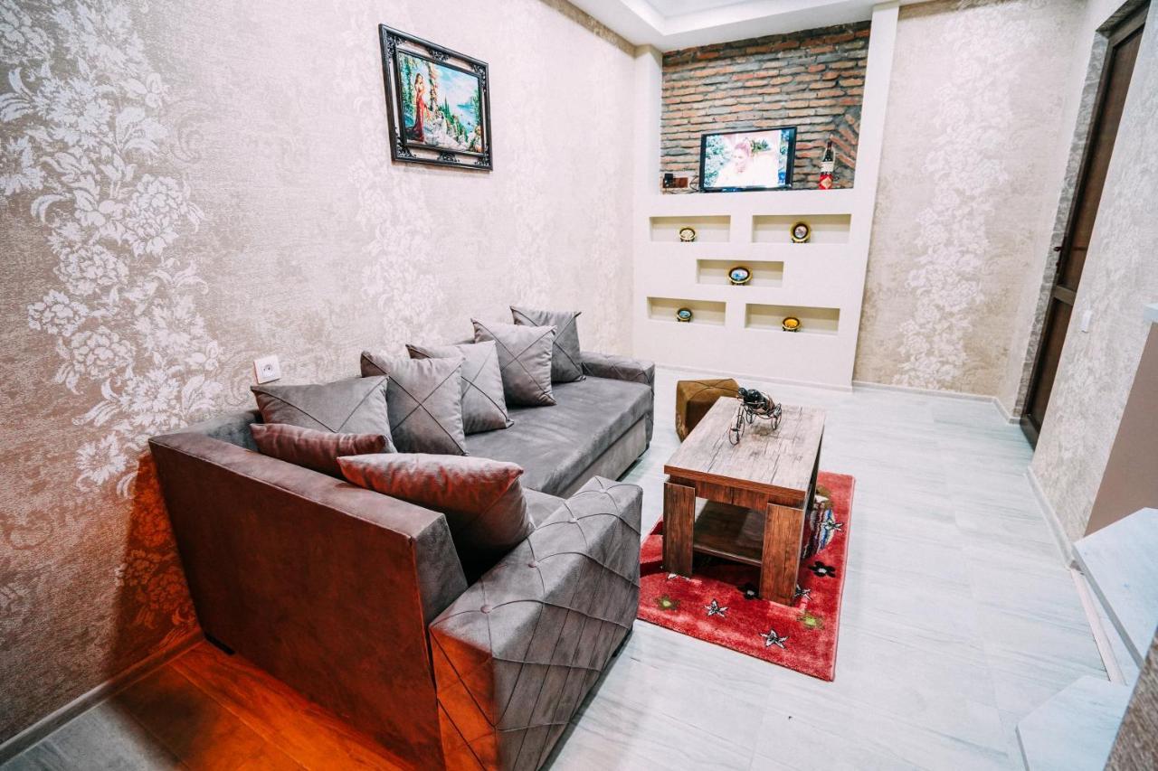 Second House Rustaveli Leilighet Tbilisi Eksteriør bilde